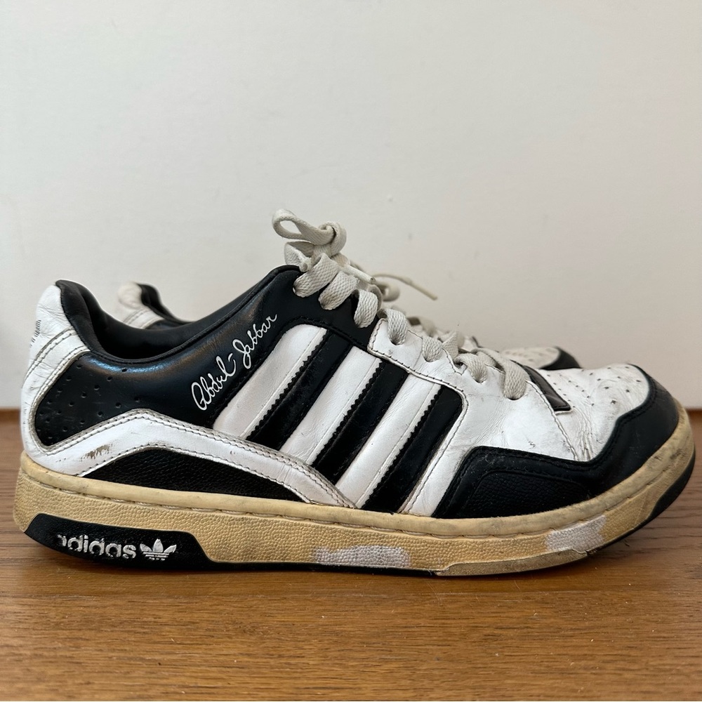 Adidas Skyhook 2003 Kareem Abdul Jabbar Low Top Sneakers Sz 10 Blk/Wht Originals